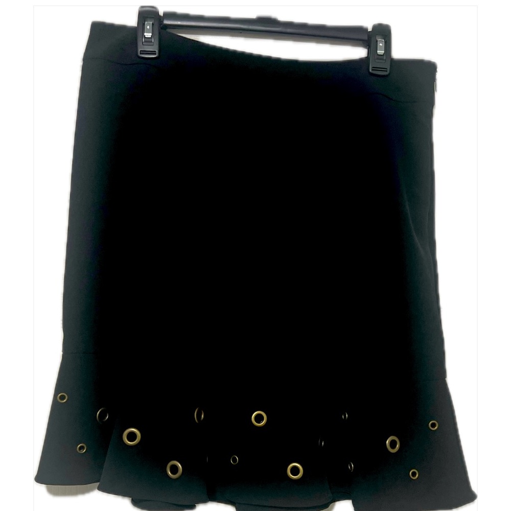 Skirt with lower flair